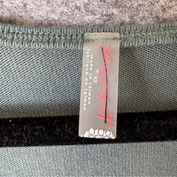 Intimately Free People Green Puff Sleeve Modal Ruched Front Crop Top Size XS - Picture 3 of 16